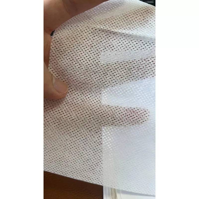 Tessuto non tessuto 30% poliestere 70% viscosa