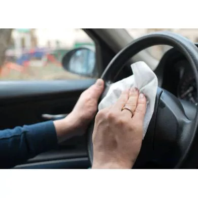 Salviette umidificate per auto